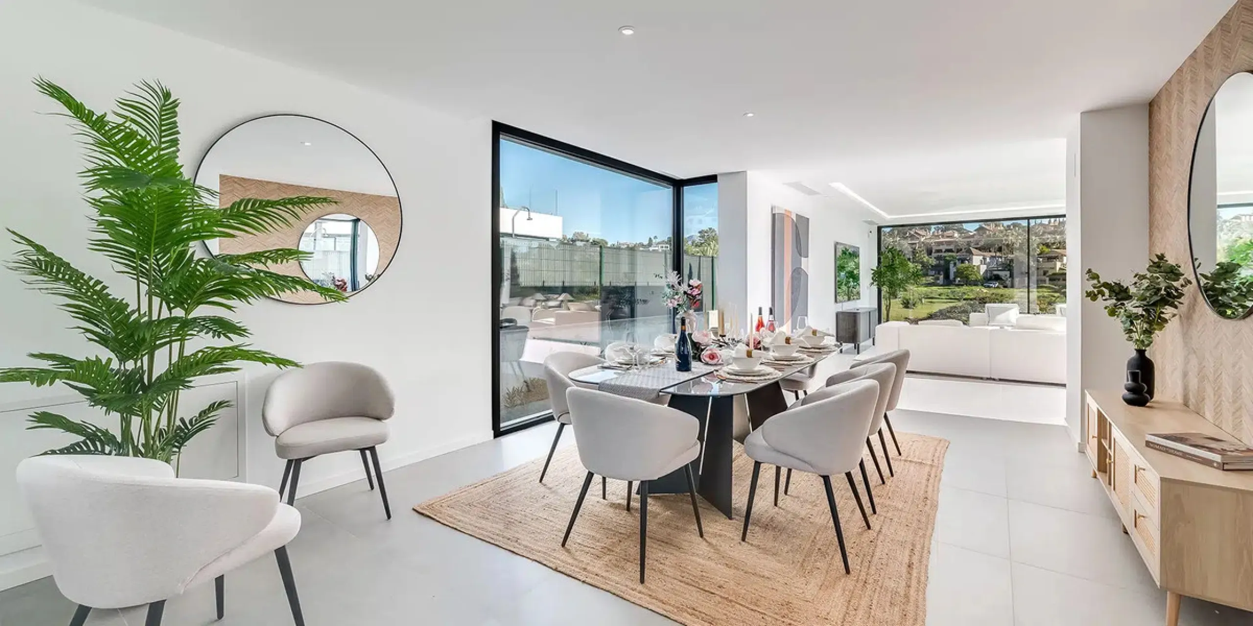 This is a brand new, Scandinavian-inspired home set front line to El Campanario Golf. Just minutes from Puerto Banús, the beach, and top golf courses, this modern villa offers five spacious bedrooms, four en suite bathrooms, and a guest toilet. The open p
