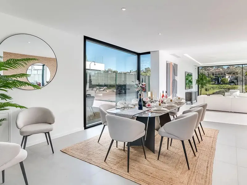 This is a brand new, Scandinavian-inspired home set front line to El Campanario Golf. Just minutes from Puerto Banús, the beach, and top golf courses, this modern villa offers five spacious bedrooms, four en suite bathrooms, and a guest toilet. The open p