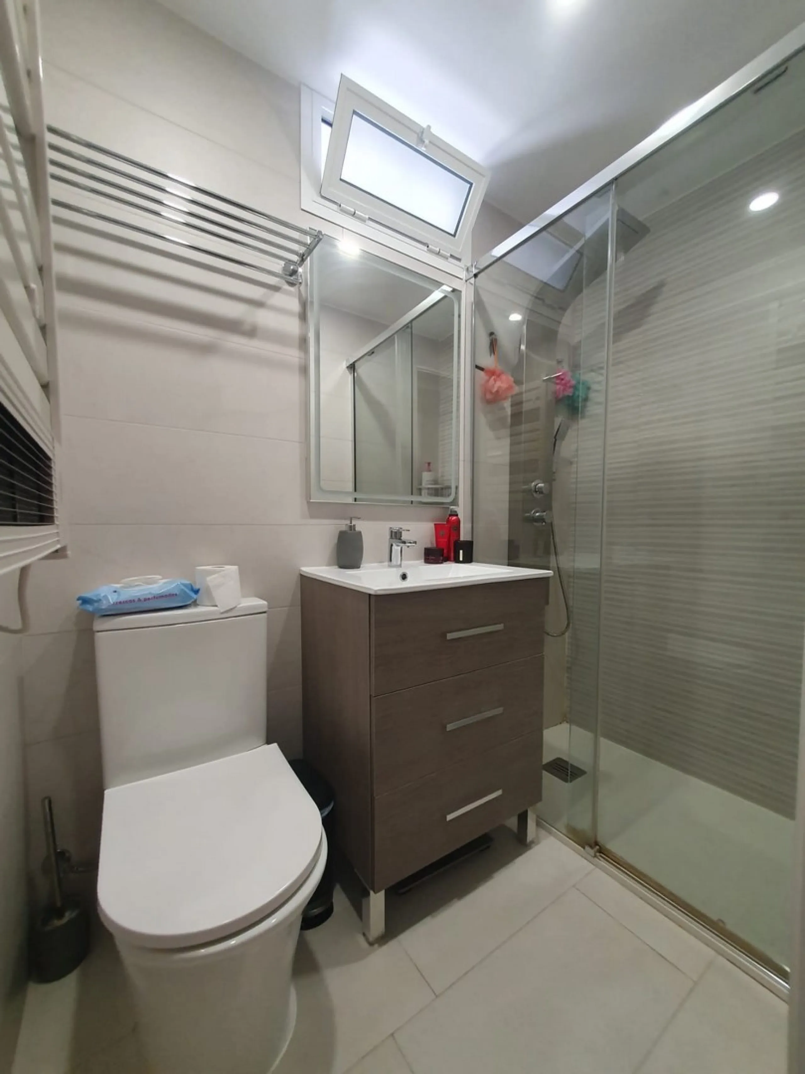 First floor NO lift. Just reduced from 489.000 to 458.000 for a quick sale.