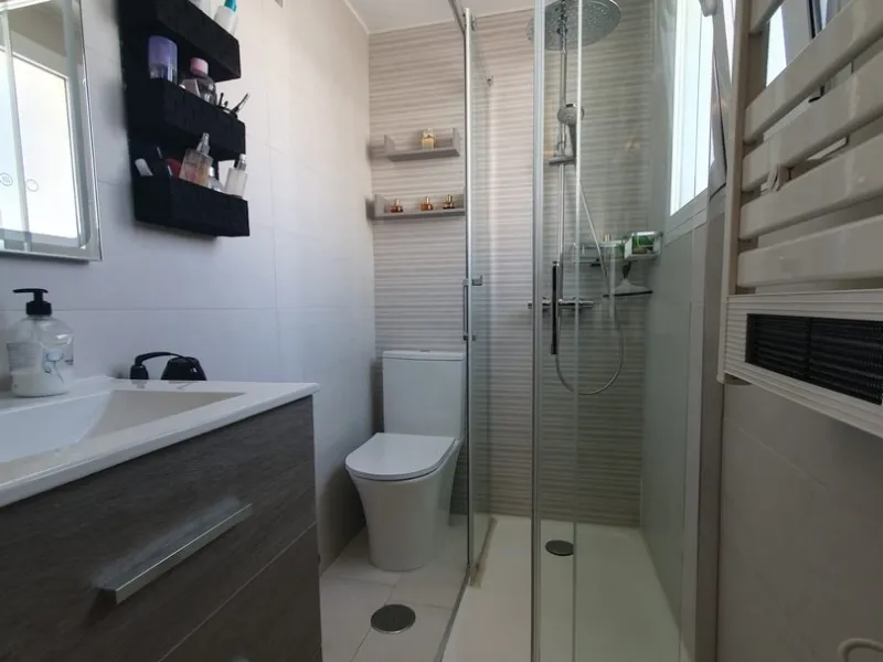 First floor NO lift. Just reduced from 489.000 to 458.000 for a quick sale.