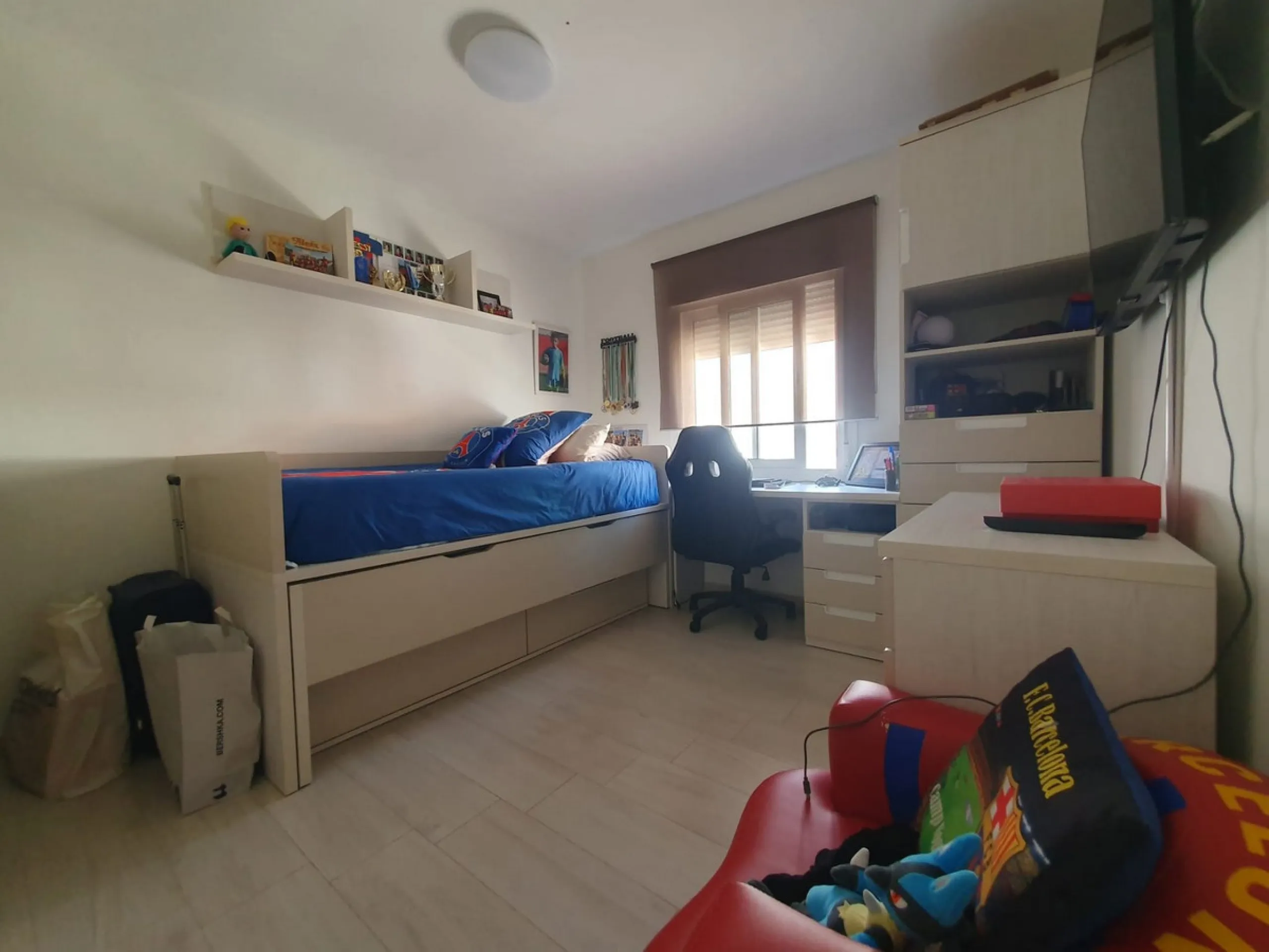 First floor NO lift. Just reduced from 489.000 to 458.000 for a quick sale.