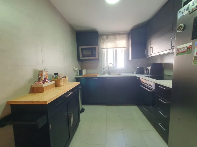 First floor NO lift. Just reduced from 489.000 to 458.000 for a quick sale.
