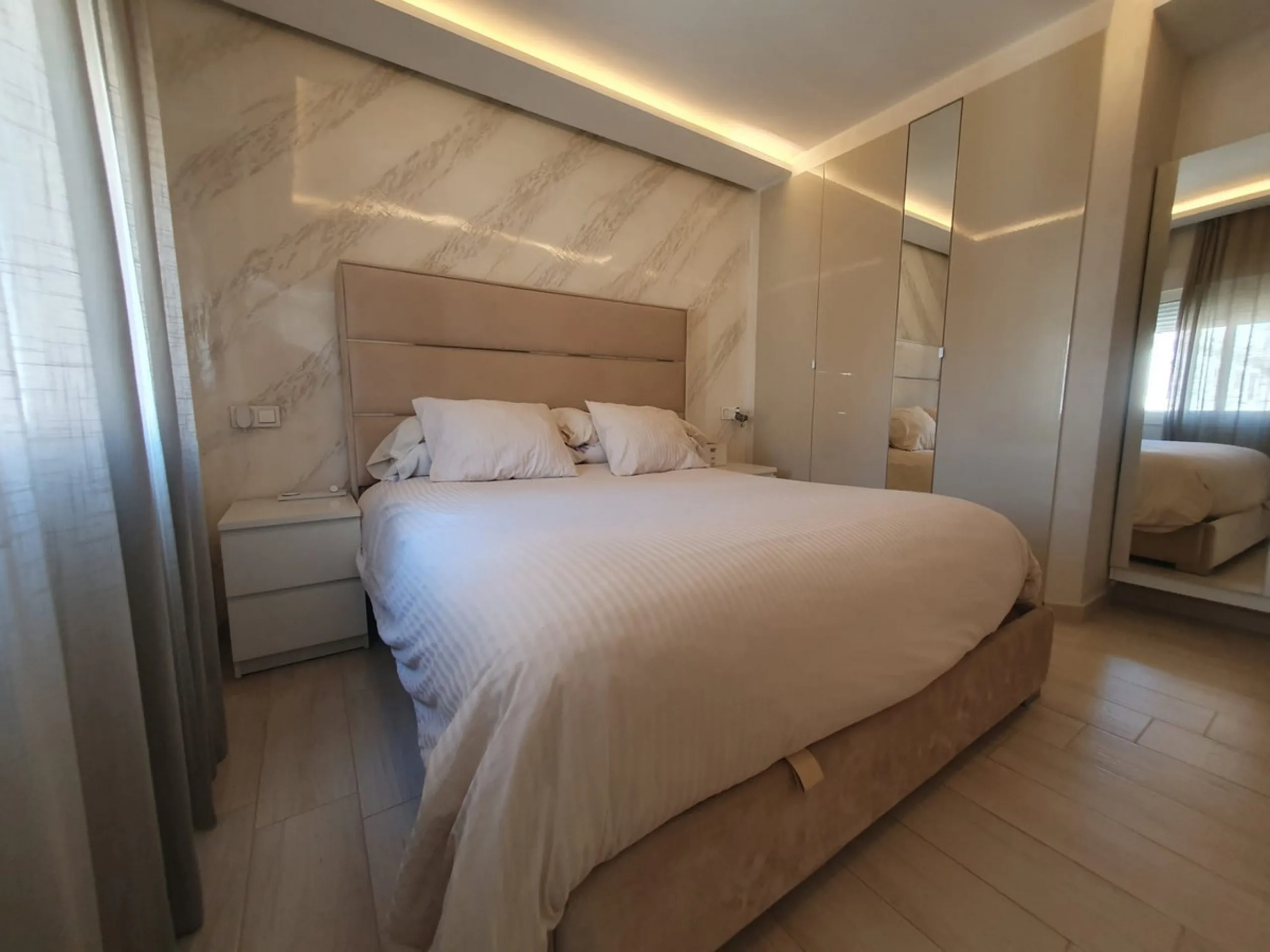 First floor NO lift. Just reduced from 489.000 to 458.000 for a quick sale.