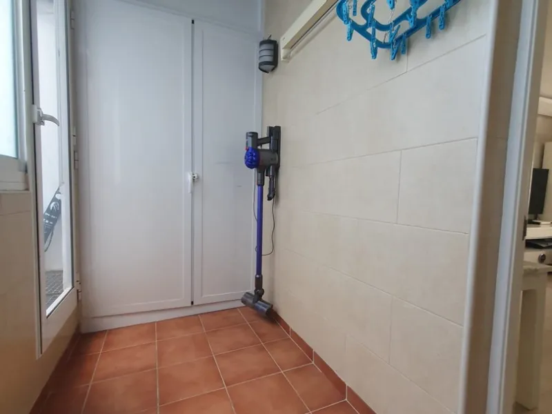 First floor NO lift. Just reduced from 489.000 to 458.000 for a quick sale.