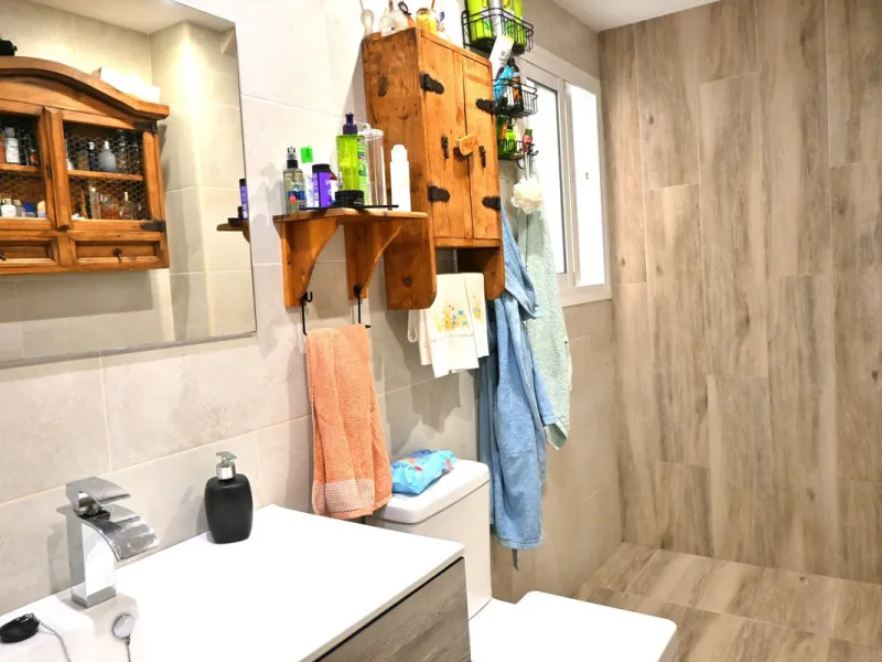 This fantastic home in Mijas is perfect for those seeking comfort and tranquility while staying close to all essential services. It is a recently renovated ground-floor property, ready to move into, with modern, high-quality finishes.