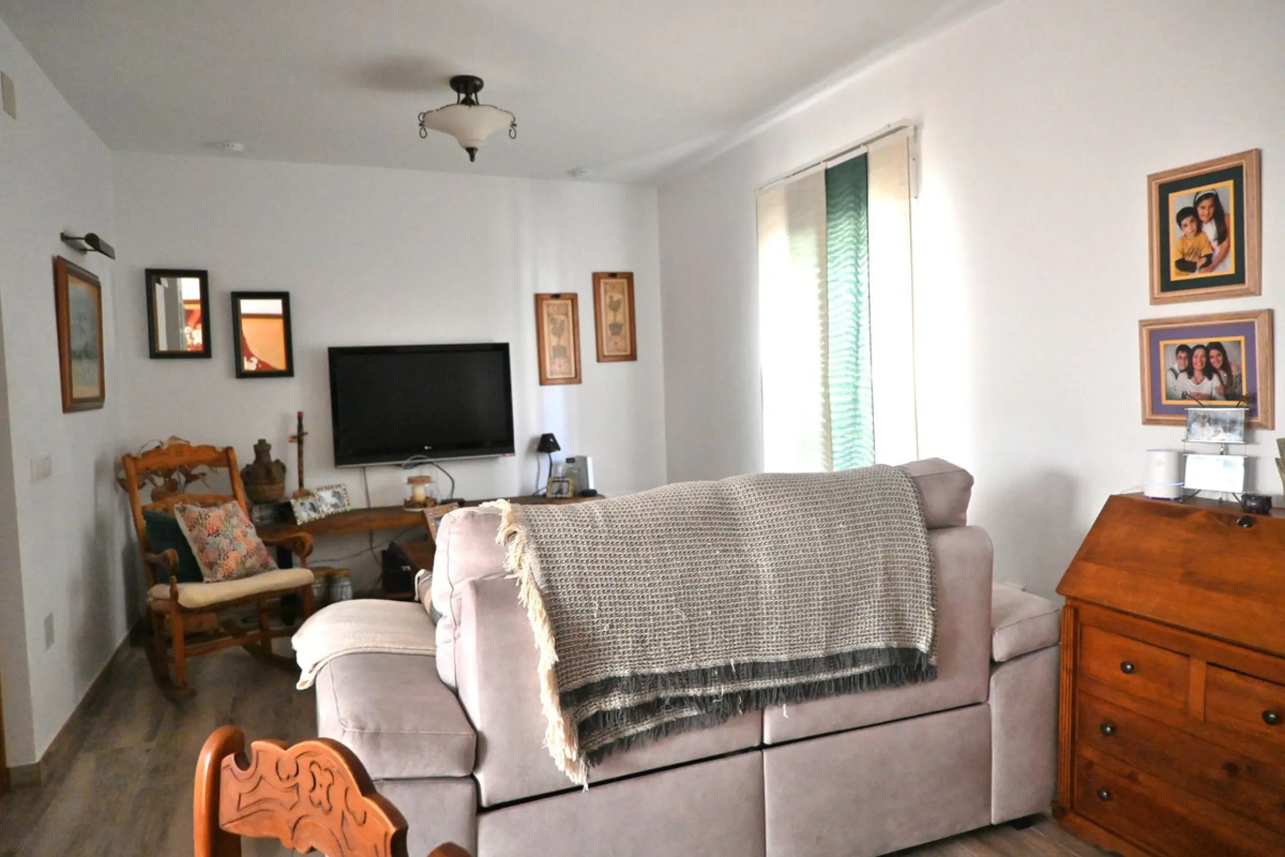 This fantastic home in Mijas is perfect for those seeking comfort and tranquility while staying close to all essential services. It is a recently renovated ground-floor property, ready to move into, with modern, high-quality finishes.