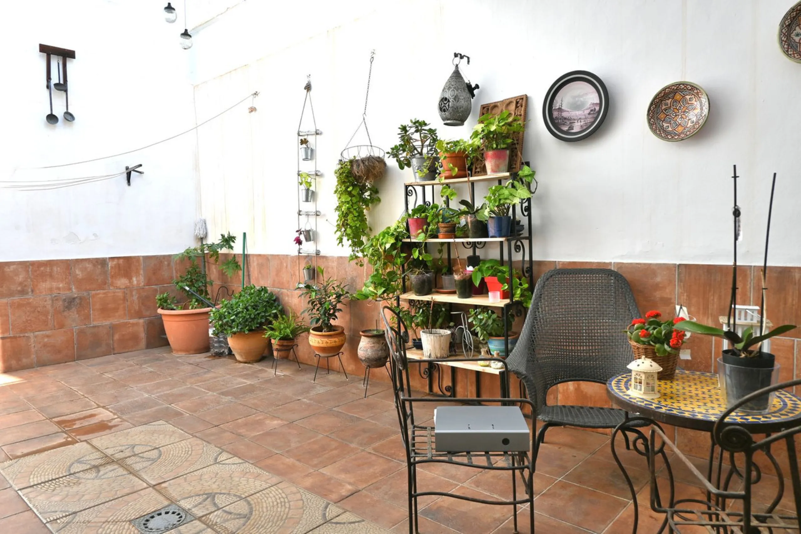 This fantastic home in Mijas is perfect for those seeking comfort and tranquility while staying close to all essential services. It is a recently renovated ground-floor property, ready to move into, with modern, high-quality finishes.