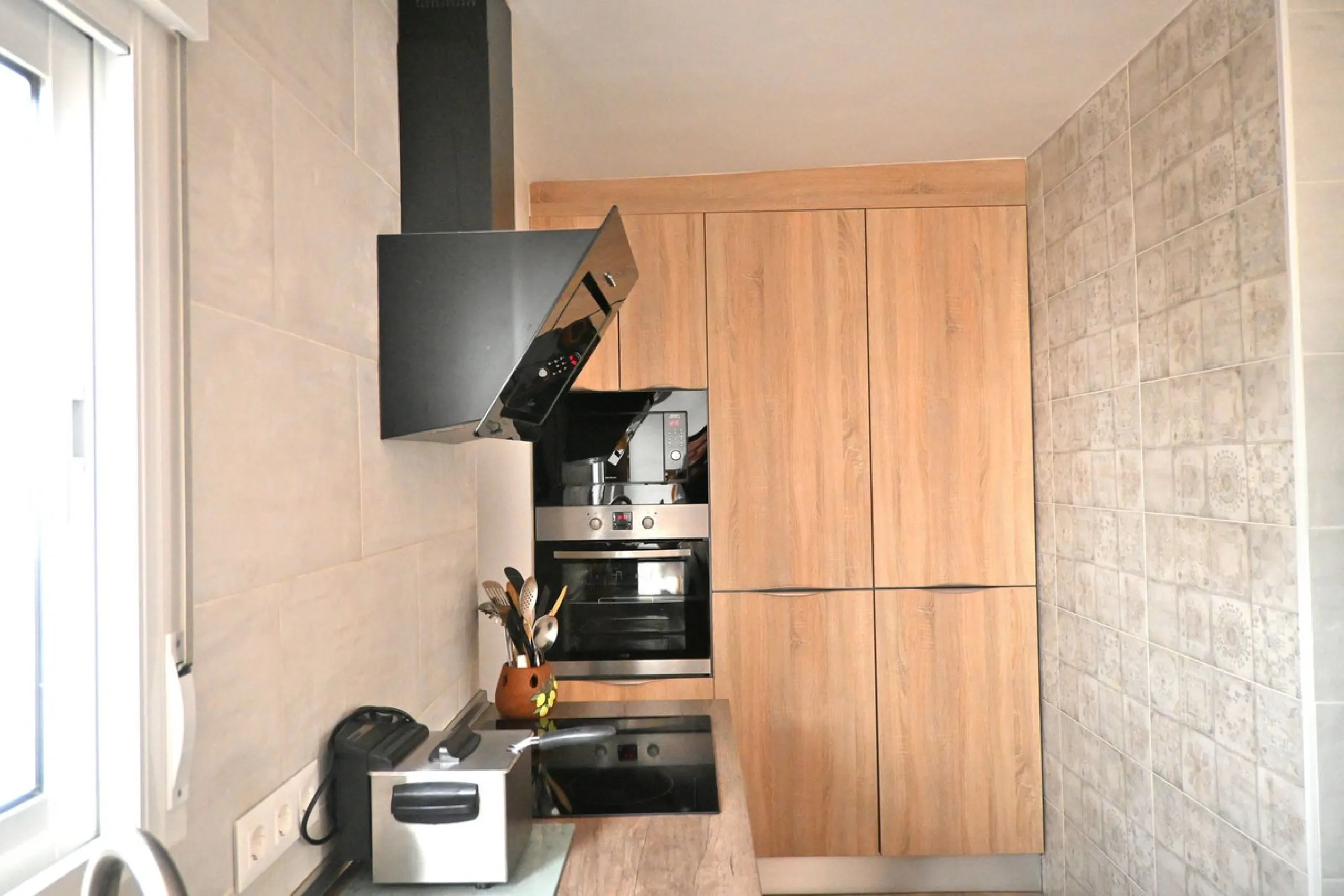 This fantastic home in Mijas is perfect for those seeking comfort and tranquility while staying close to all essential services. It is a recently renovated ground-floor property, ready to move into, with modern, high-quality finishes.