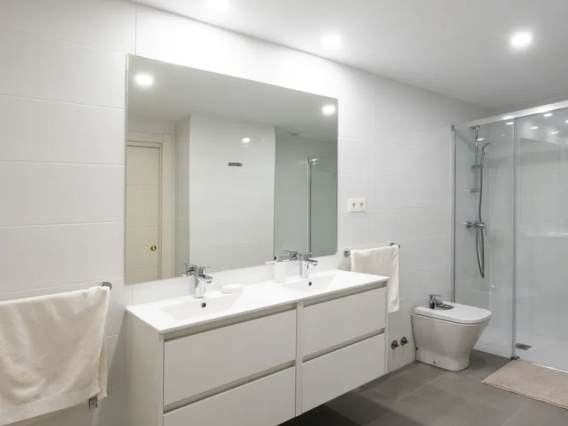 Opportunity to live in a very spacious PENTHOUSE with solarium of 77m2 where you can enjoy the sun all day.