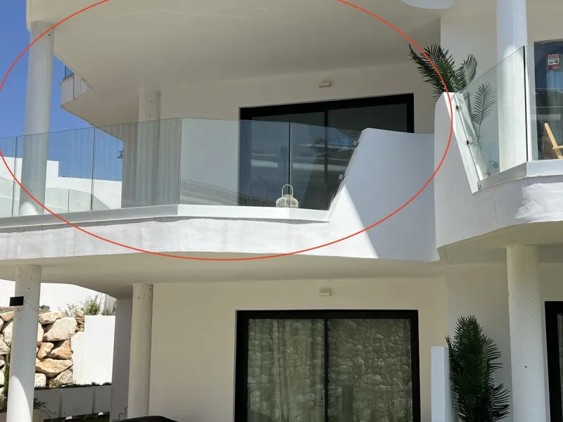 Brand new apartment with sea view in El Higueron.