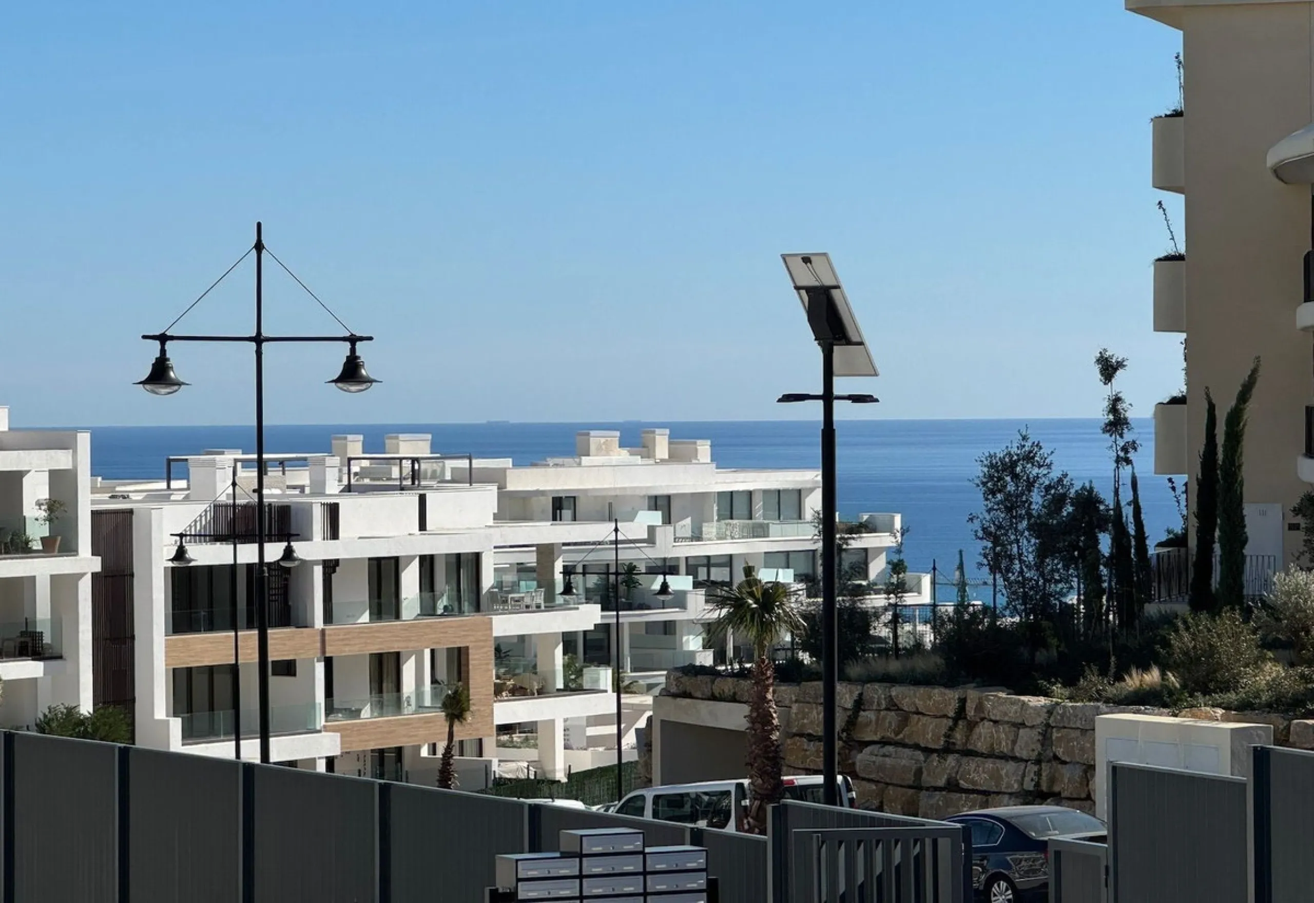 Brand new apartment with sea view in El Higueron.