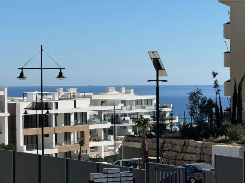 Brand new apartment with sea view in El Higueron.