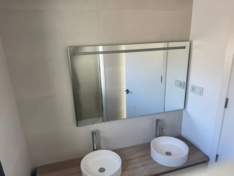 Brand new apartment with sea view in El Higueron.