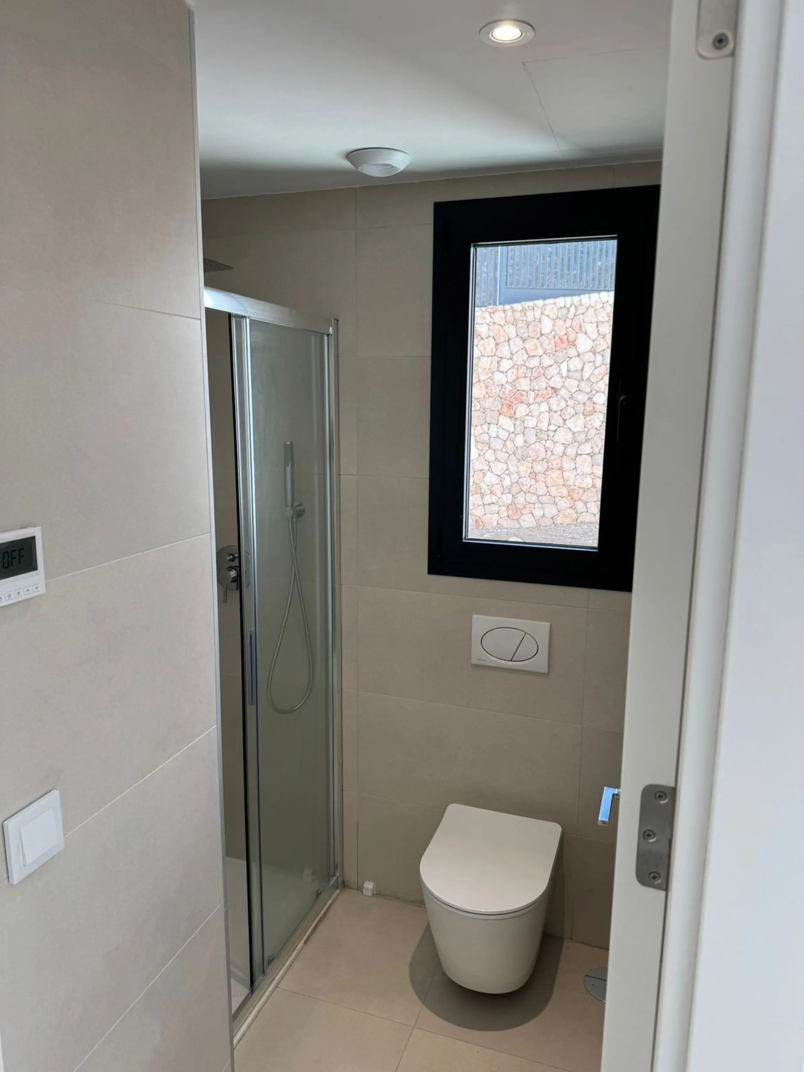 Brand new apartment with sea view in El Higueron.