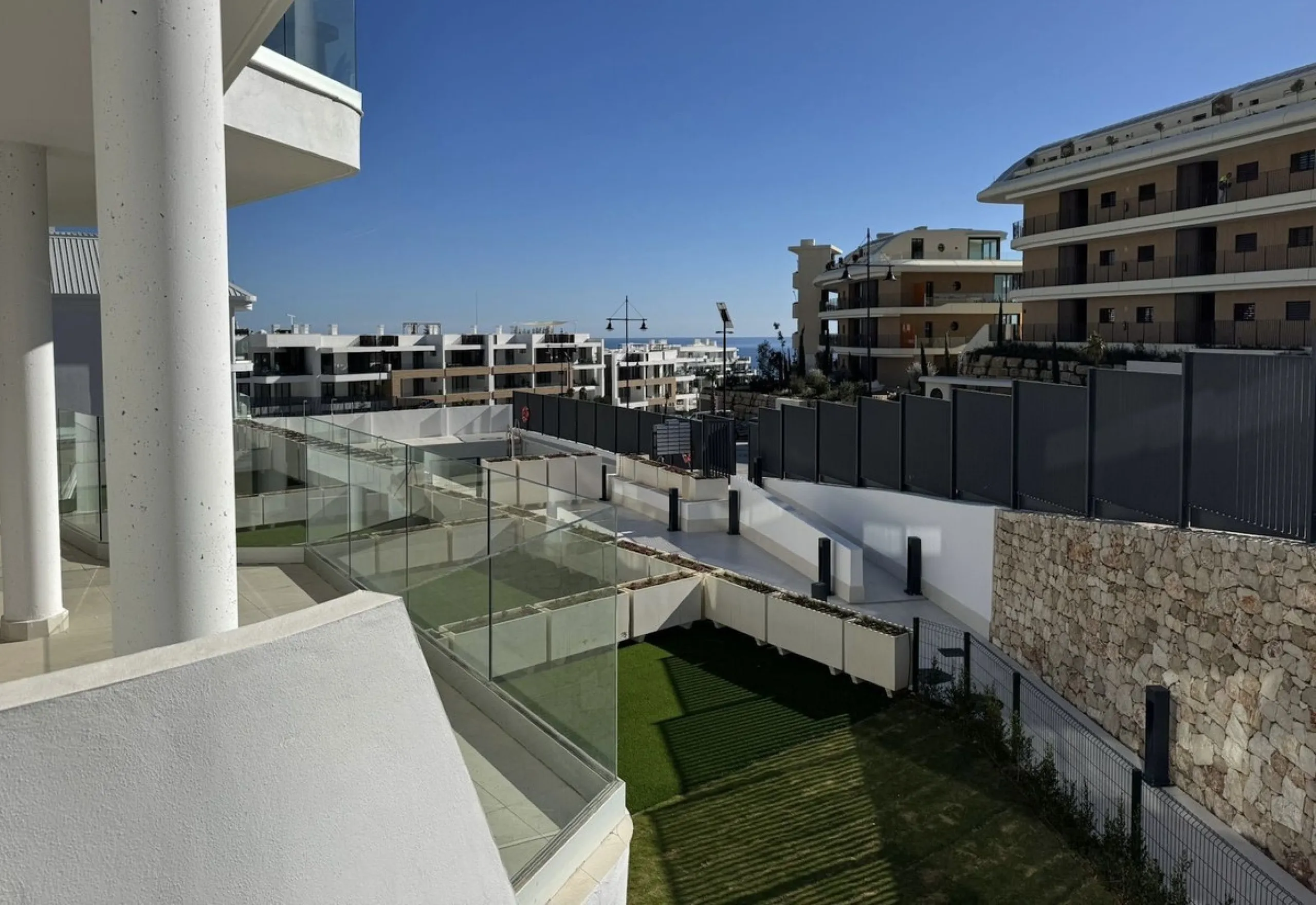Brand new apartment with sea view in El Higueron.