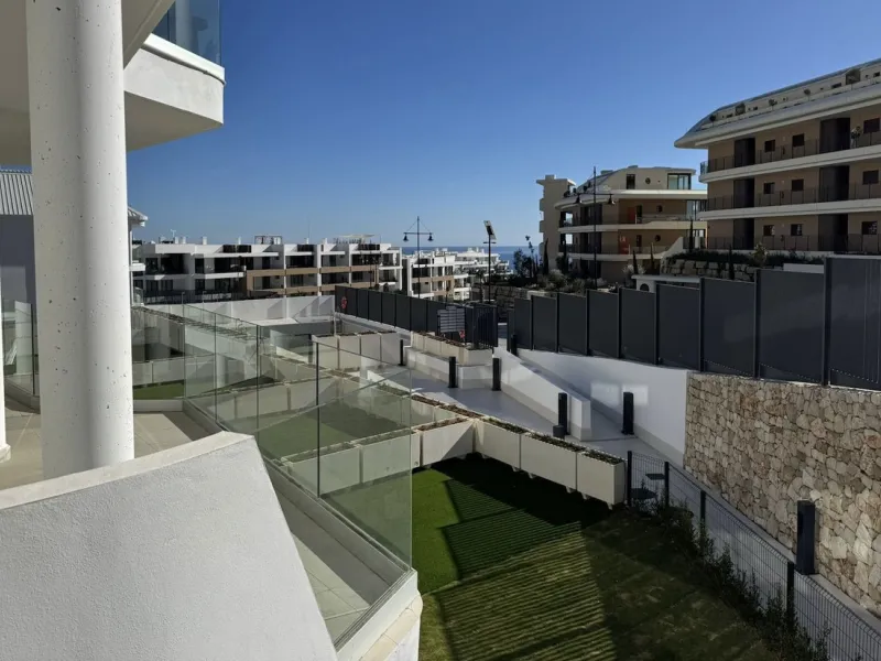 Brand new apartment with sea view in El Higueron.