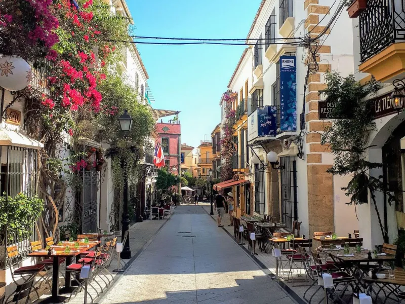 BUILDING PLOT FOR SALE IN THE CENTRE OF MARBELLA WITH URBANISTIC PROJECT!