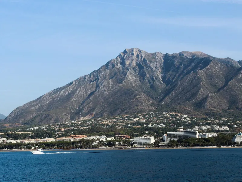 BUILDING PLOT FOR SALE IN THE CENTRE OF MARBELLA WITH URBANISTIC PROJECT!