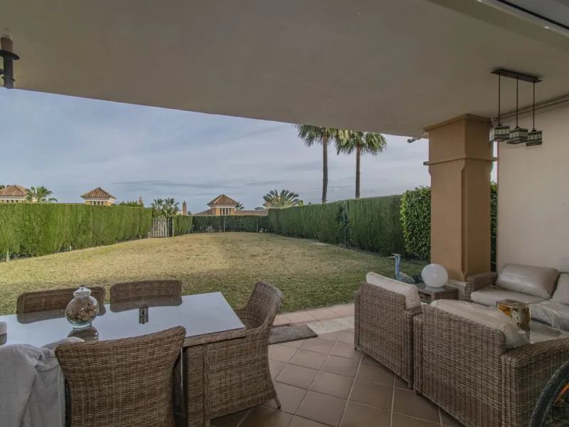 HOUSE WITH SEA VIEWS AND LARGE GARDEN IN A SECURED URBANIZATION