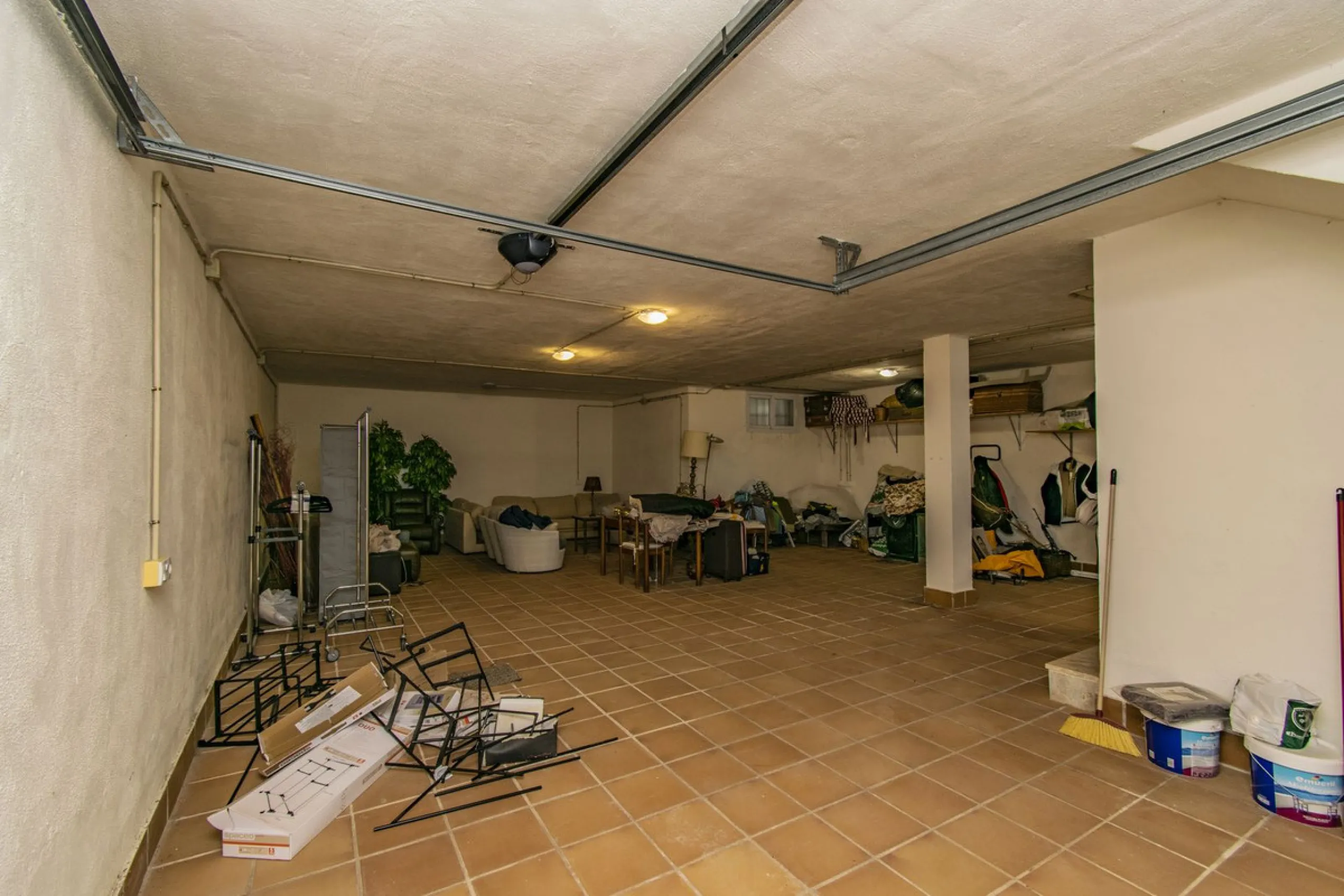HOUSE WITH SEA VIEWS AND LARGE GARDEN IN A SECURED URBANIZATION