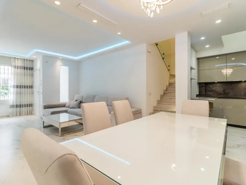Stunningly Refurbished 250m² Townhouse in the Heart of Estepona's Old Town