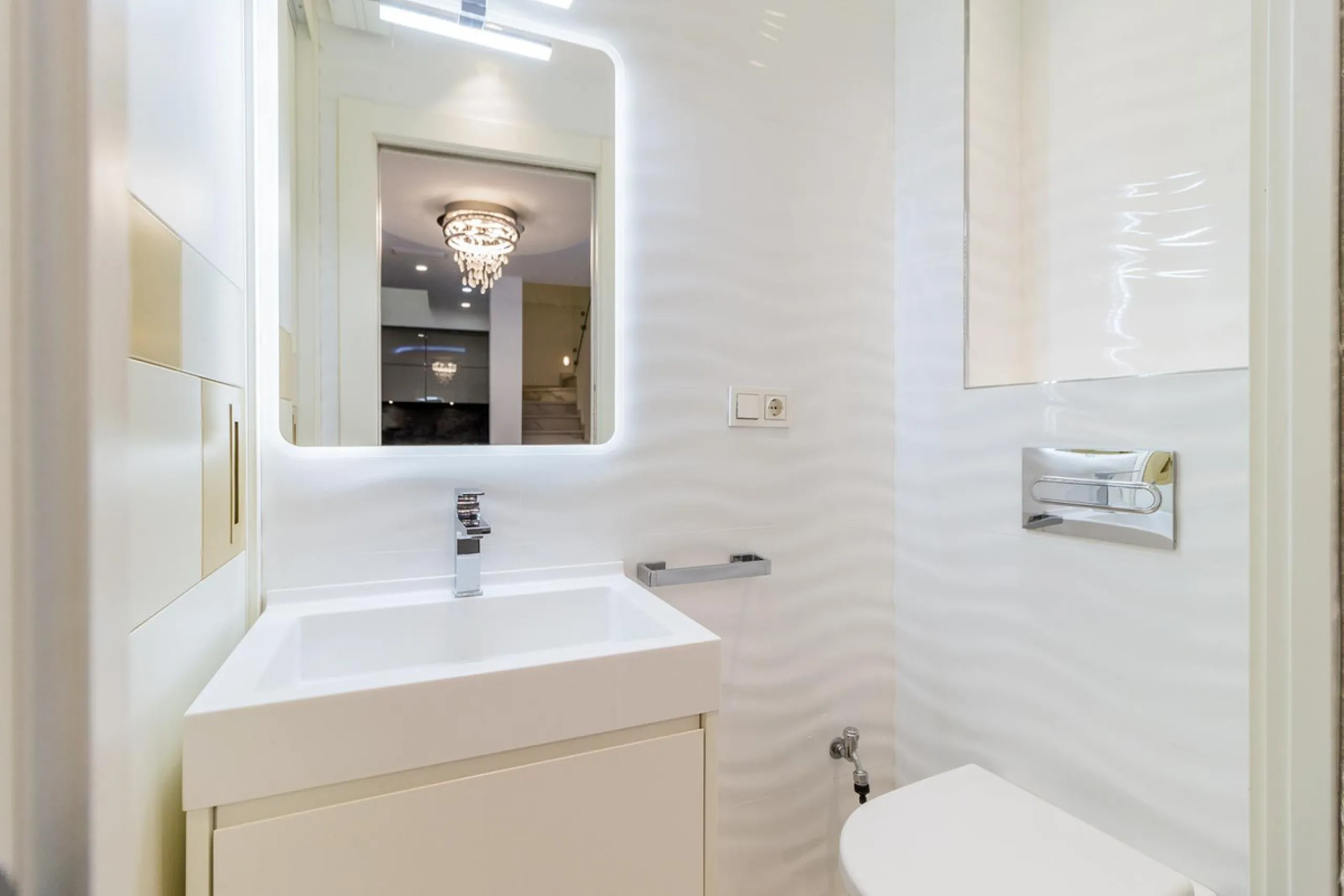 Stunningly Refurbished 250m² Townhouse in the Heart of Estepona's Old Town