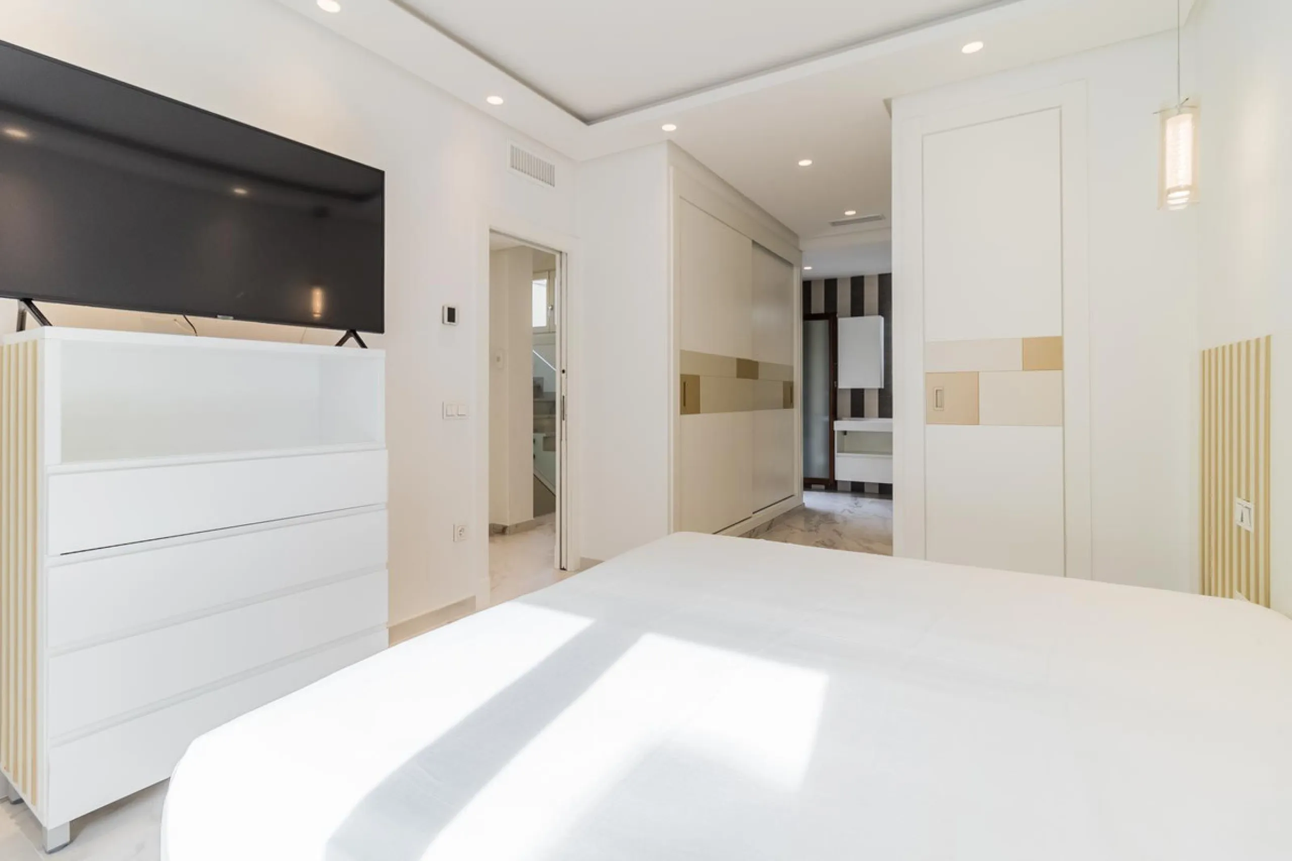 Stunningly Refurbished 250m² Townhouse in the Heart of Estepona's Old Town