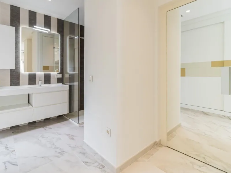 Stunningly Refurbished 250m² Townhouse in the Heart of Estepona's Old Town