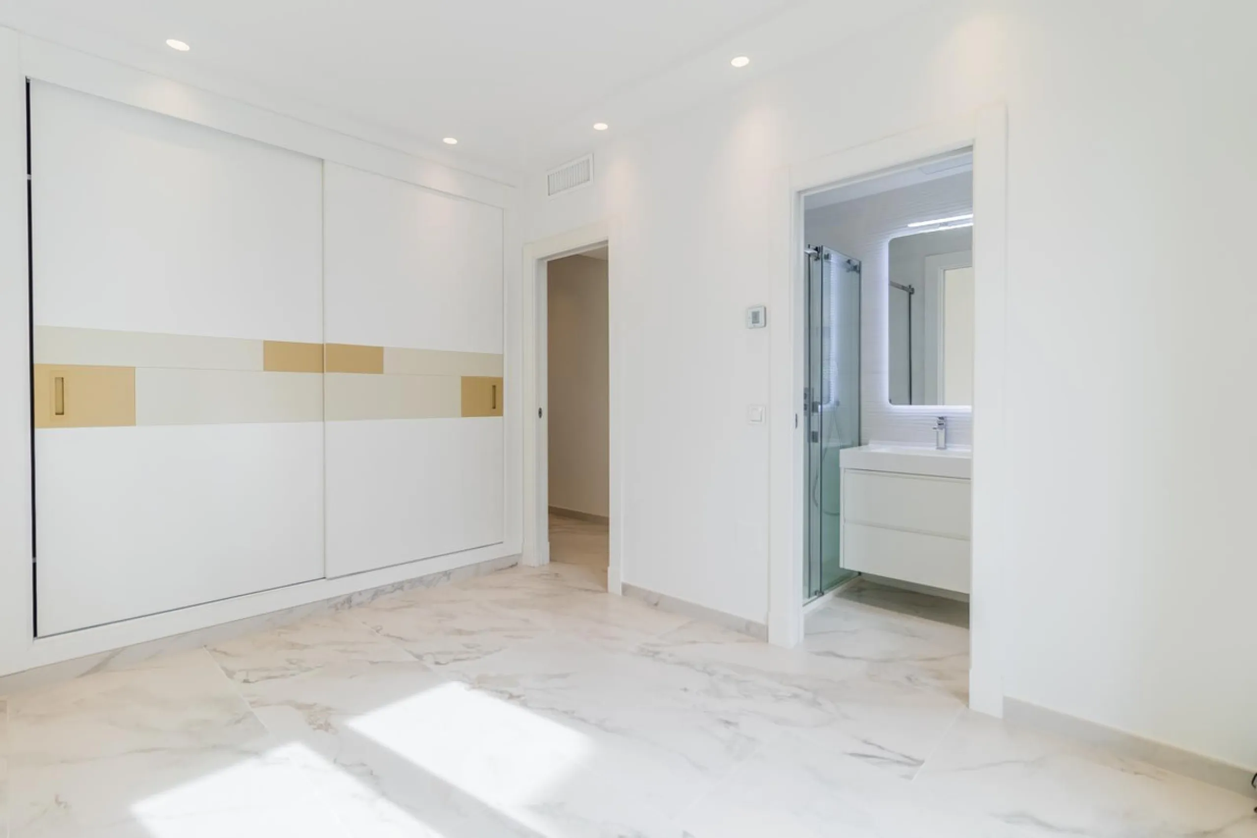 Stunningly Refurbished 250m² Townhouse in the Heart of Estepona's Old Town