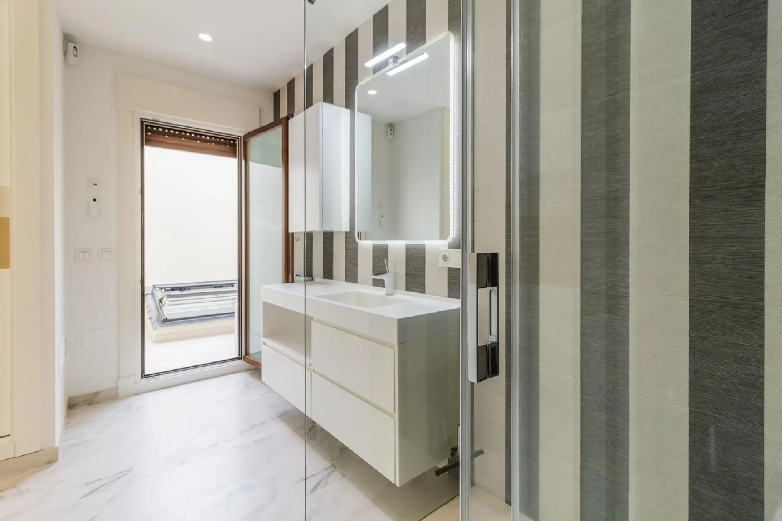 Stunningly Refurbished 250m² Townhouse in the Heart of Estepona's Old Town