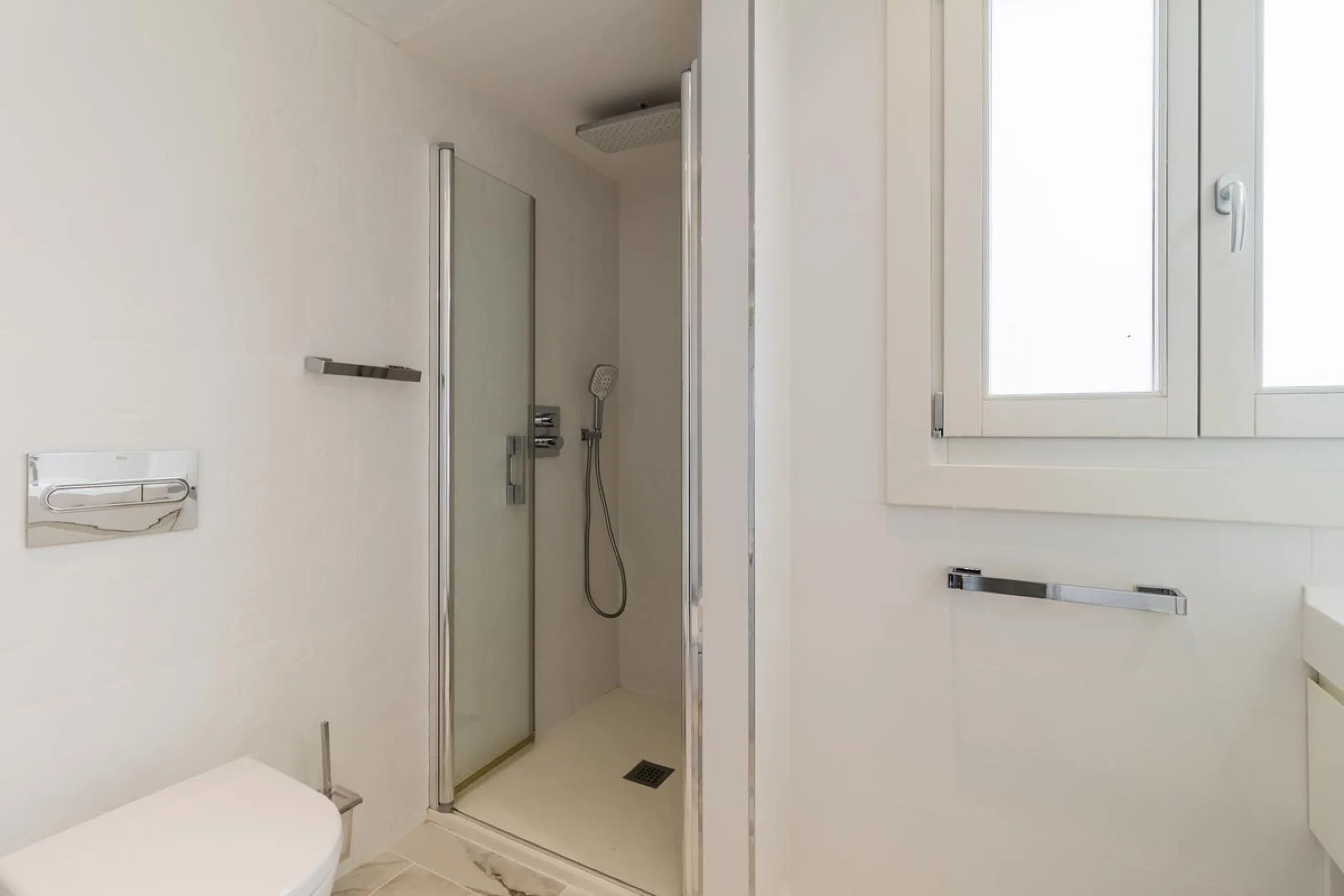 Stunningly Refurbished 250m² Townhouse in the Heart of Estepona's Old Town
