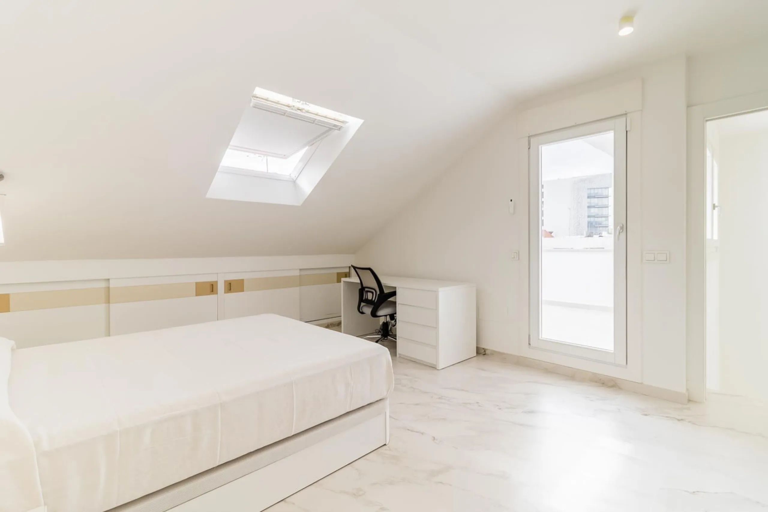 Stunningly Refurbished 250m² Townhouse in the Heart of Estepona's Old Town