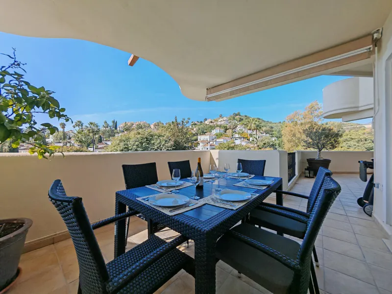 Apartment - Middle Floor Apartment в продаже в Marbella, Málaga. В доме 2 спален и 2 ванных комнат. Площадь дома 99 м²