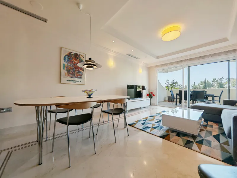 Apartment - Middle Floor Apartment в продаже в Marbella, Málaga. В доме 2 спален и 2 ванных комнат. Площадь дома 99 м²