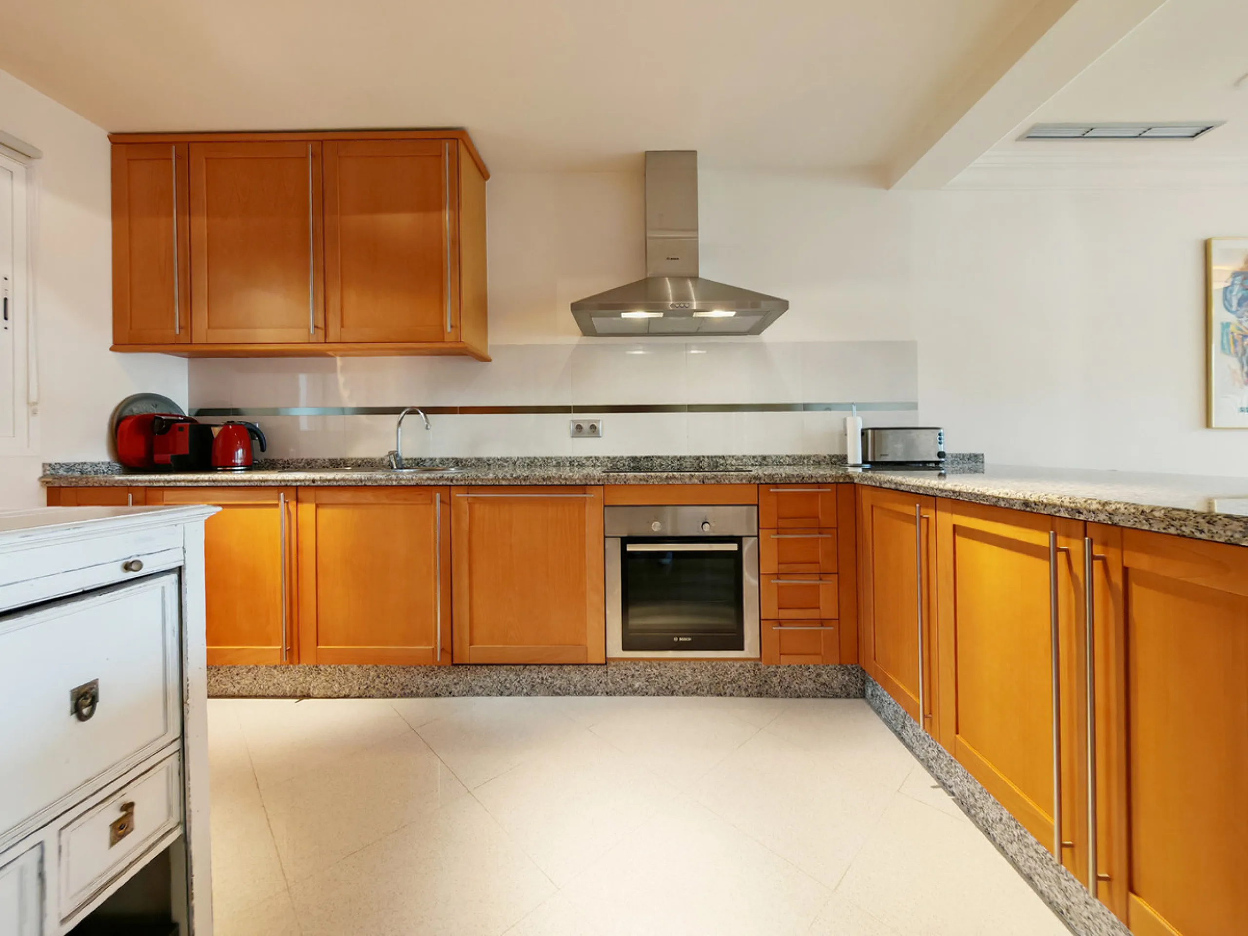 Apartment - Middle Floor Apartment в продаже в Marbella, Málaga. В доме 2 спален и 2 ванных комнат. Площадь дома 99 м²