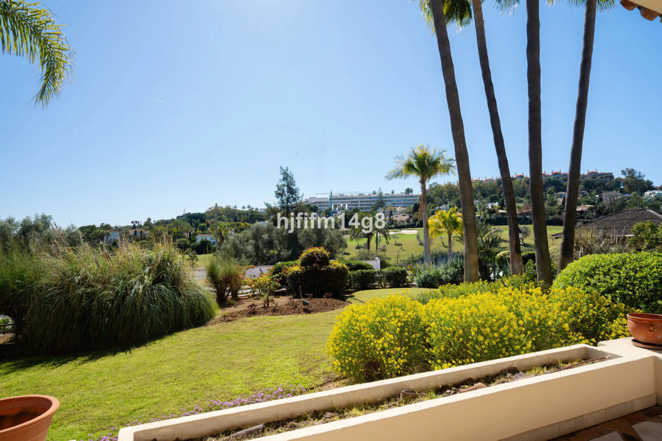 Apartment - Ground Floor Apartment в продаже в Marbella, Málaga. В доме 3 спален и 4 ванных комнат. Площадь дома 195 м²