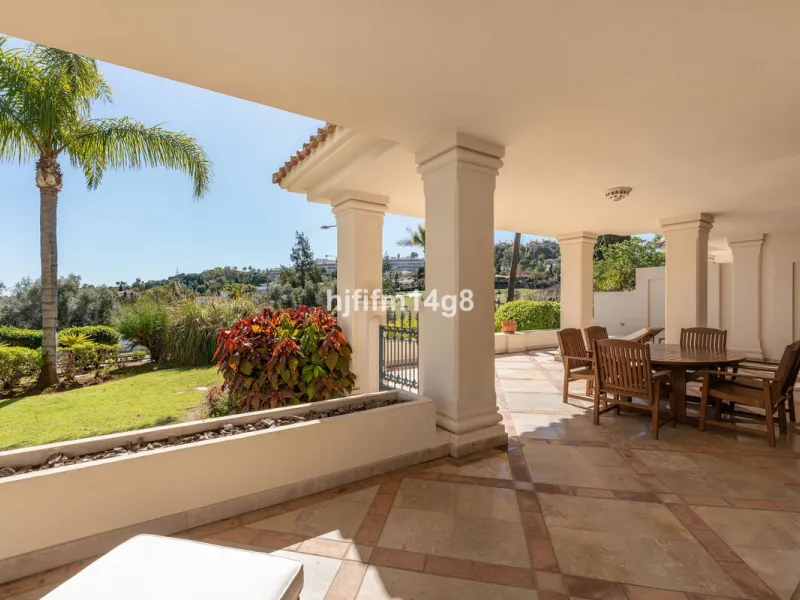 Apartment - Ground Floor Apartment в продаже в Marbella, Málaga. В доме 3 спален и 4 ванных комнат. Площадь дома 195 м²