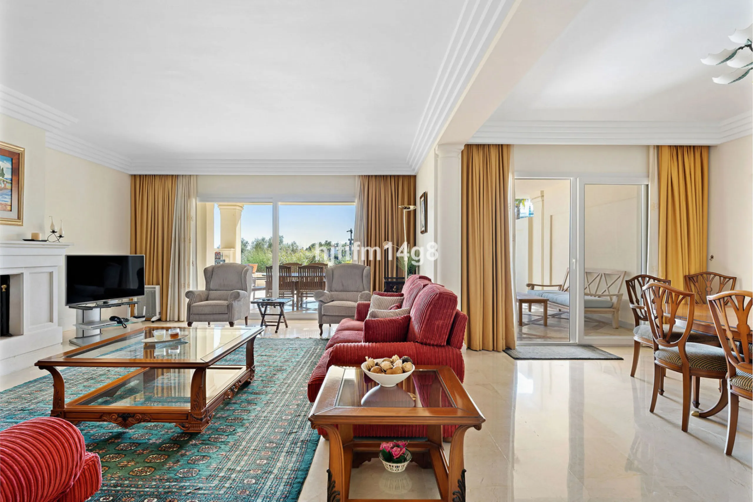 Apartment - Ground Floor Apartment в продаже в Marbella, Málaga. В доме 3 спален и 4 ванных комнат. Площадь дома 195 м²