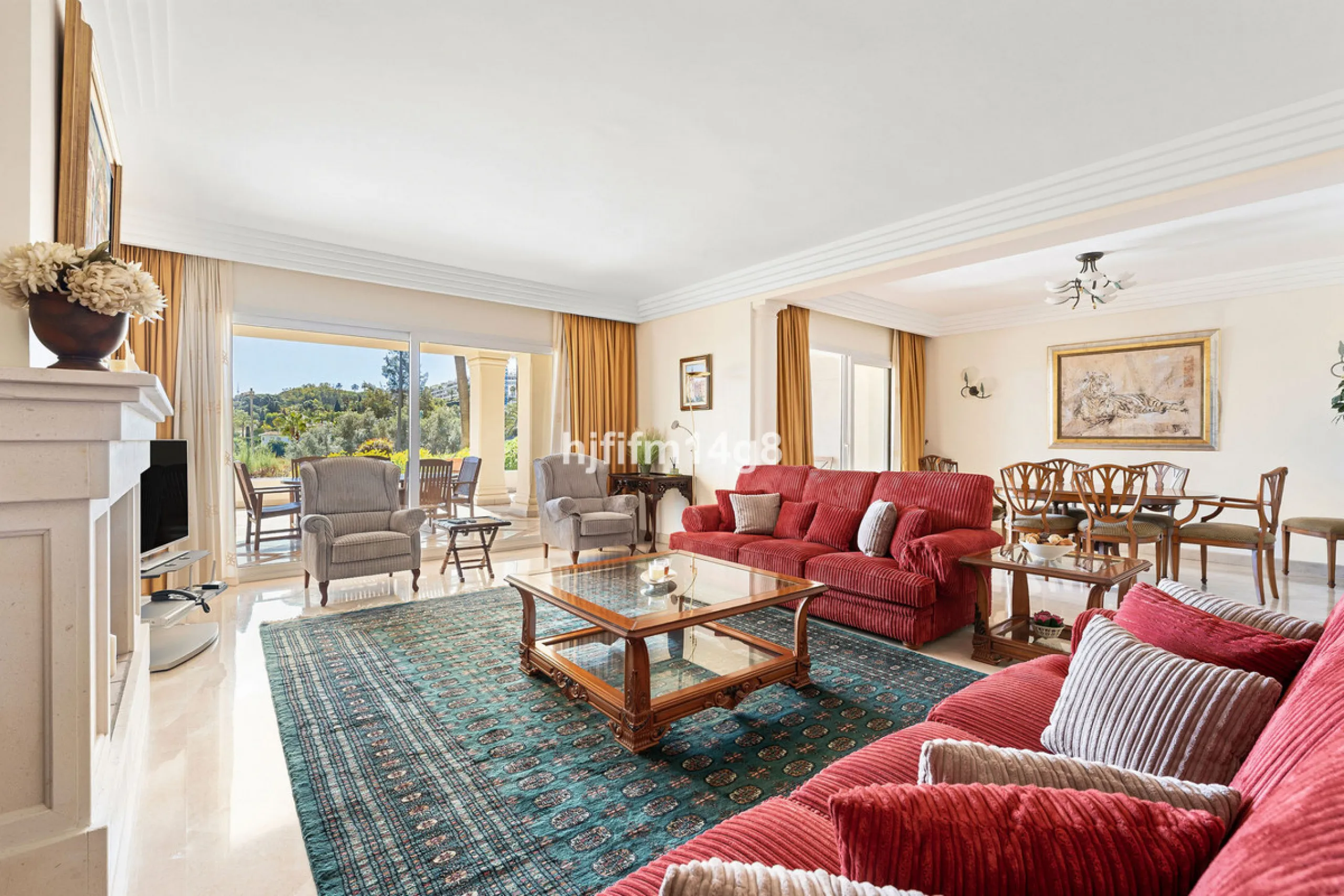 Apartment - Ground Floor Apartment в продаже в Marbella, Málaga. В доме 3 спален и 4 ванных комнат. Площадь дома 195 м²