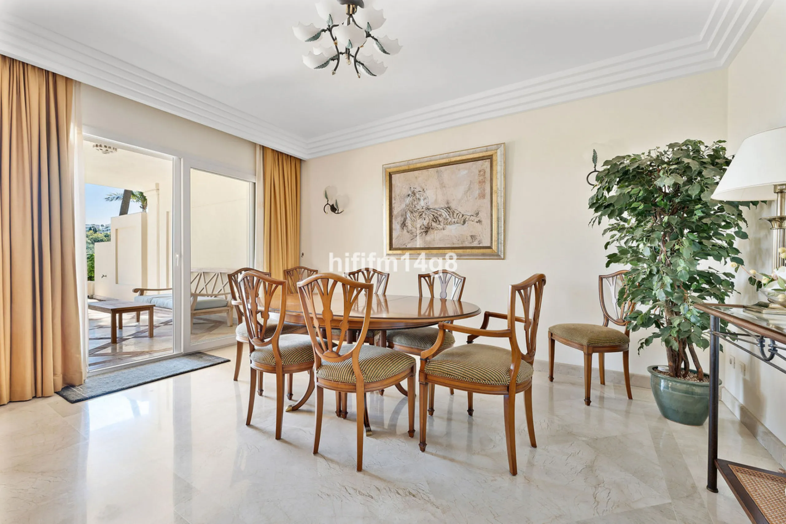 Apartment - Ground Floor Apartment в продаже в Marbella, Málaga. В доме 3 спален и 4 ванных комнат. Площадь дома 195 м²