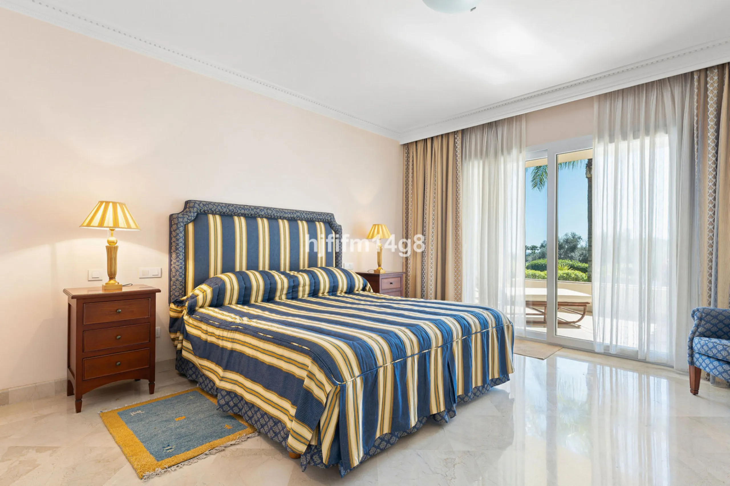 Apartment - Ground Floor Apartment в продаже в Marbella, Málaga. В доме 3 спален и 4 ванных комнат. Площадь дома 195 м²