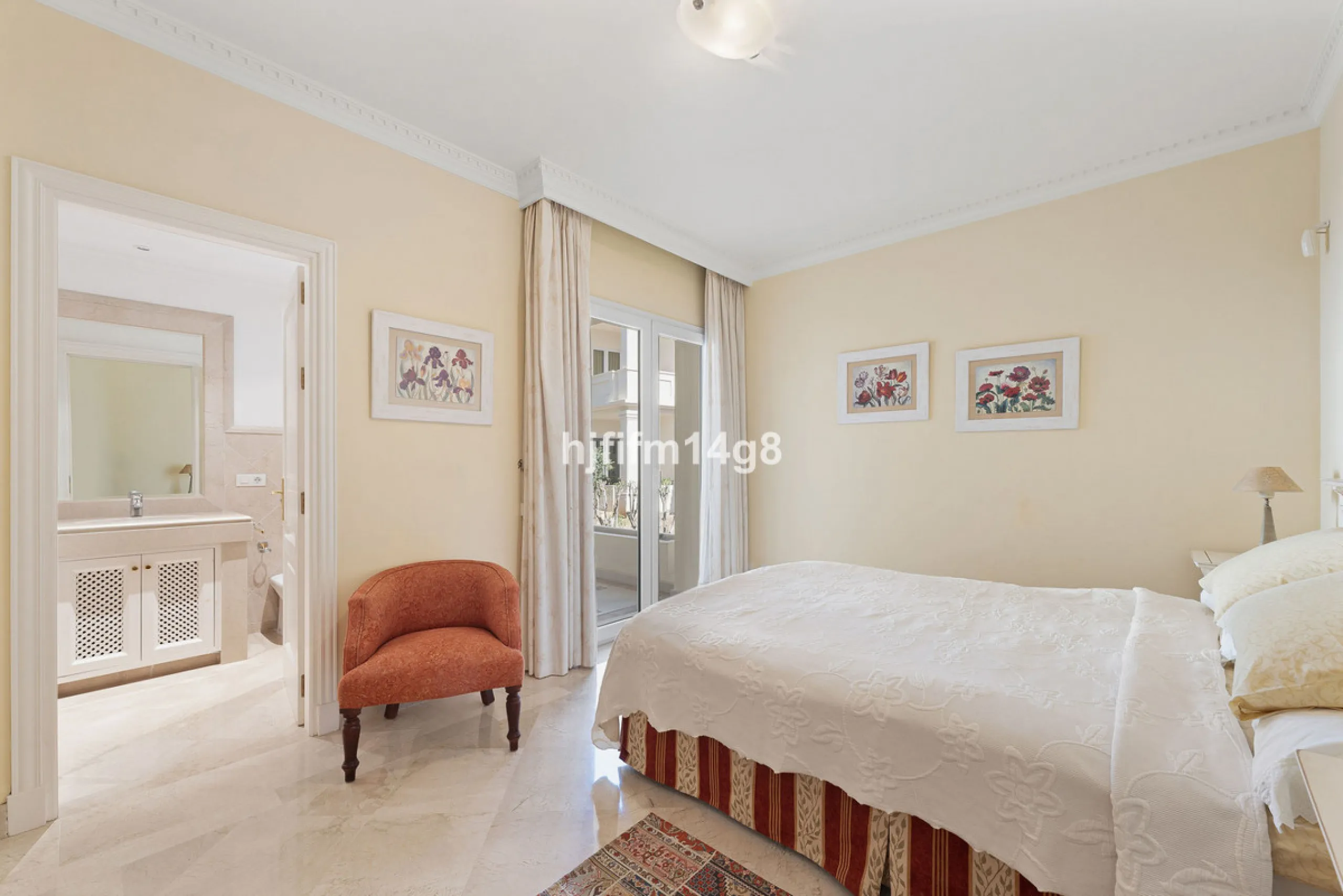Apartment - Ground Floor Apartment в продаже в Marbella, Málaga. В доме 3 спален и 4 ванных комнат. Площадь дома 195 м²