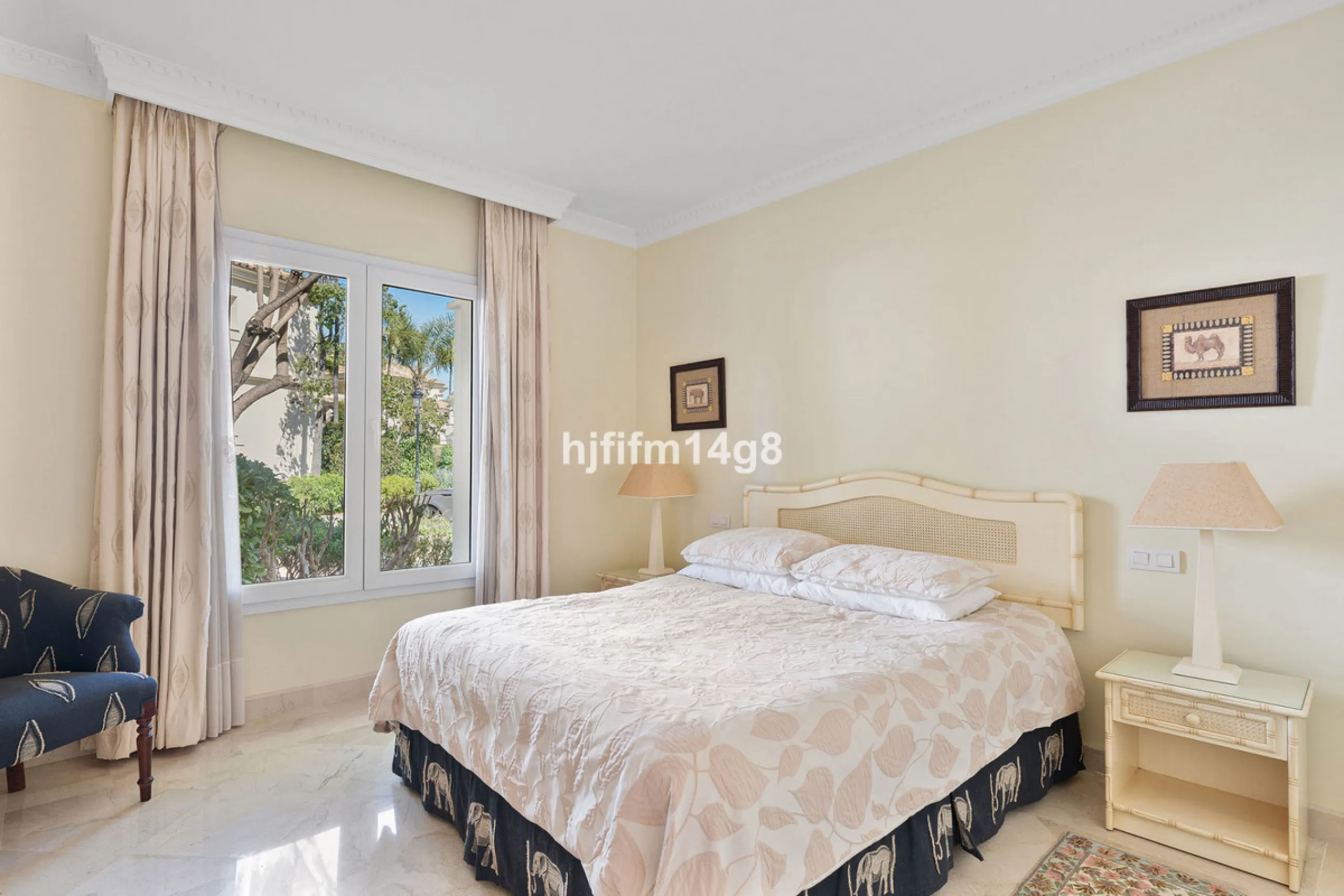 Apartment - Ground Floor Apartment в продаже в Marbella, Málaga. В доме 3 спален и 4 ванных комнат. Площадь дома 195 м²