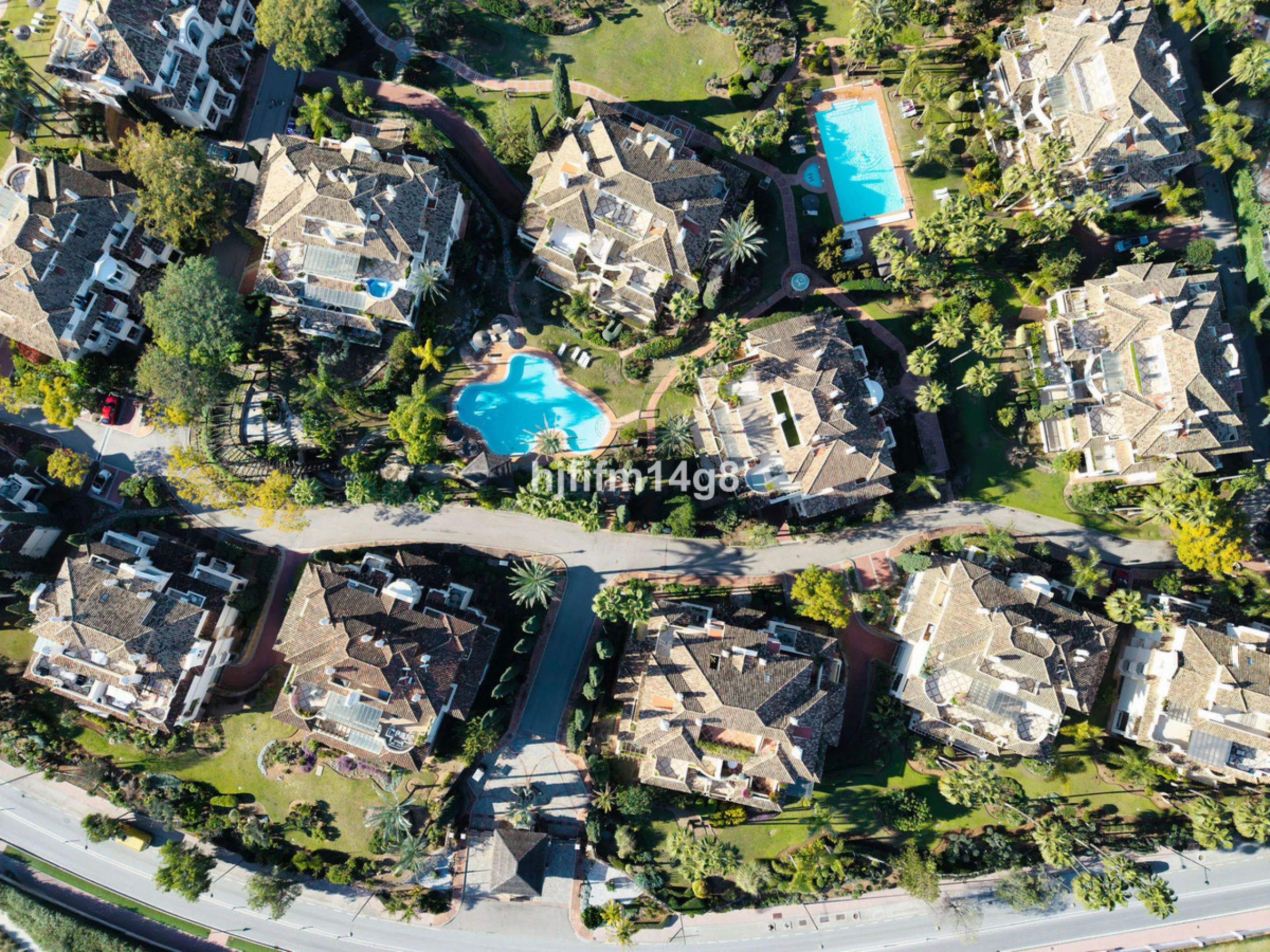 Apartment - Ground Floor Apartment в продаже в Marbella, Málaga. В доме 3 спален и 4 ванных комнат. Площадь дома 195 м²