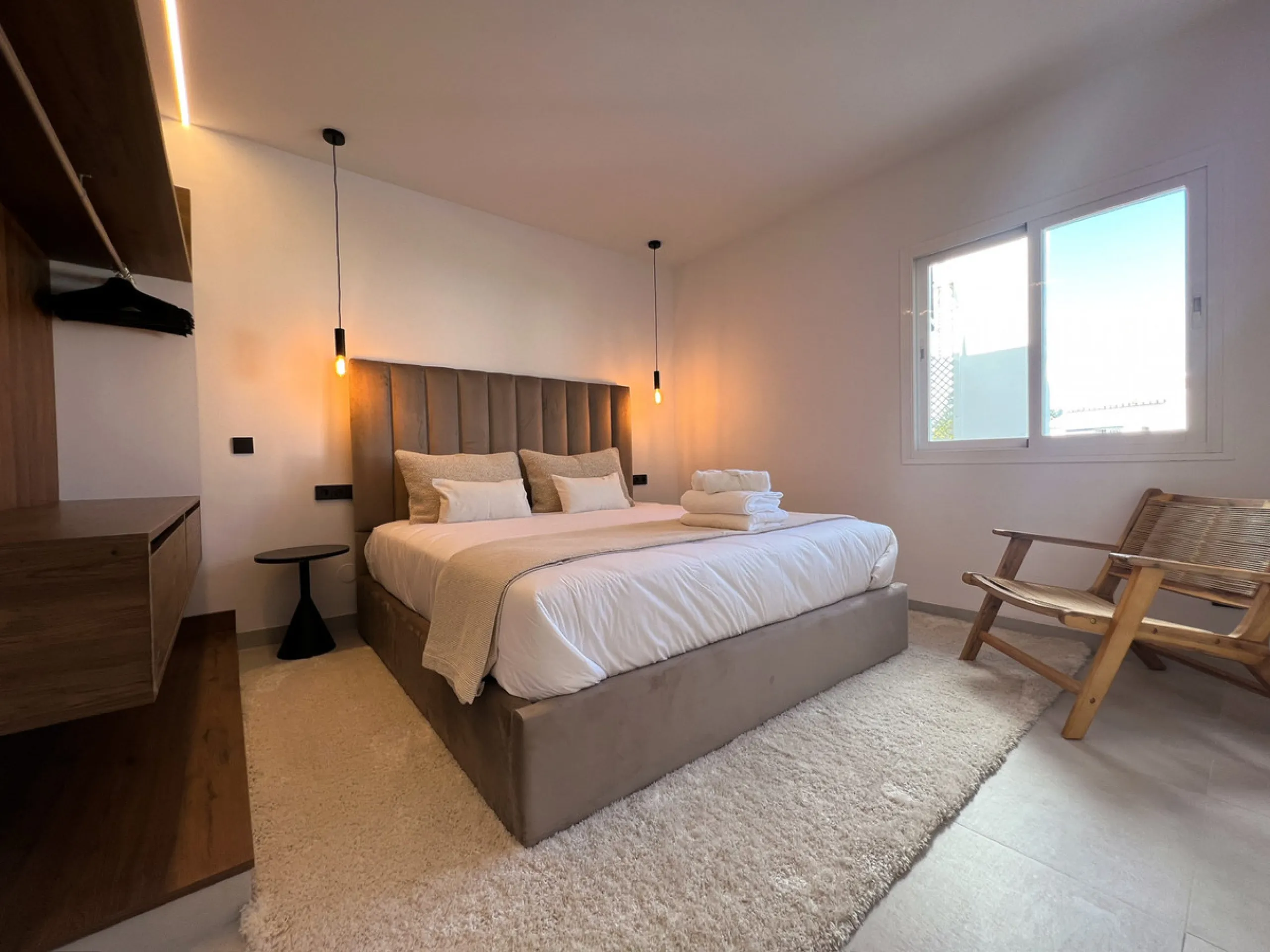Exceptional Penthouse with roof top solarium: Unmatched Luxury with High Rental Income Potential
