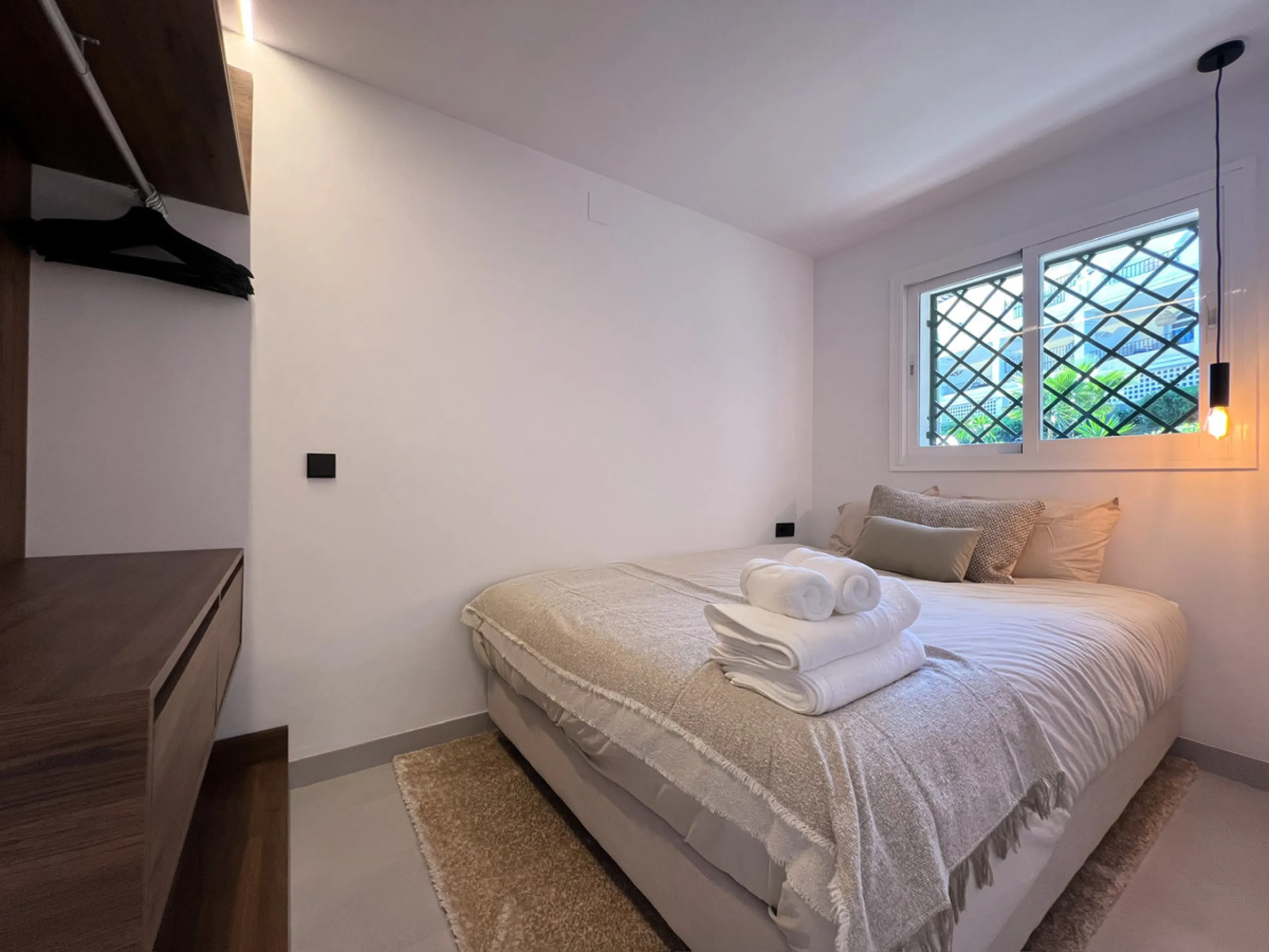 Exceptional Penthouse with roof top solarium: Unmatched Luxury with High Rental Income Potential