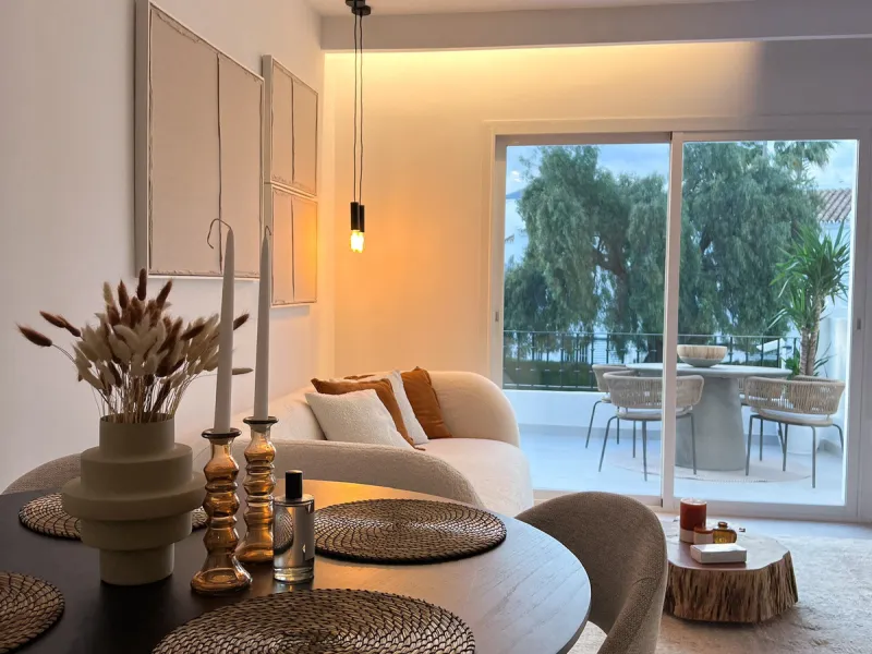 Exceptional Penthouse with roof top solarium: Unmatched Luxury with High Rental Income Potential