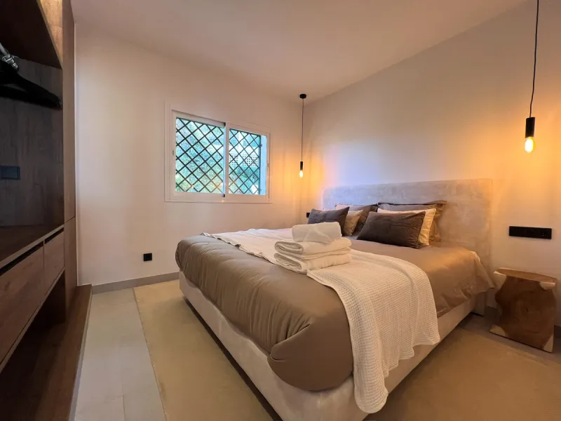 Exceptional Penthouse with roof top solarium: Unmatched Luxury with High Rental Income Potential