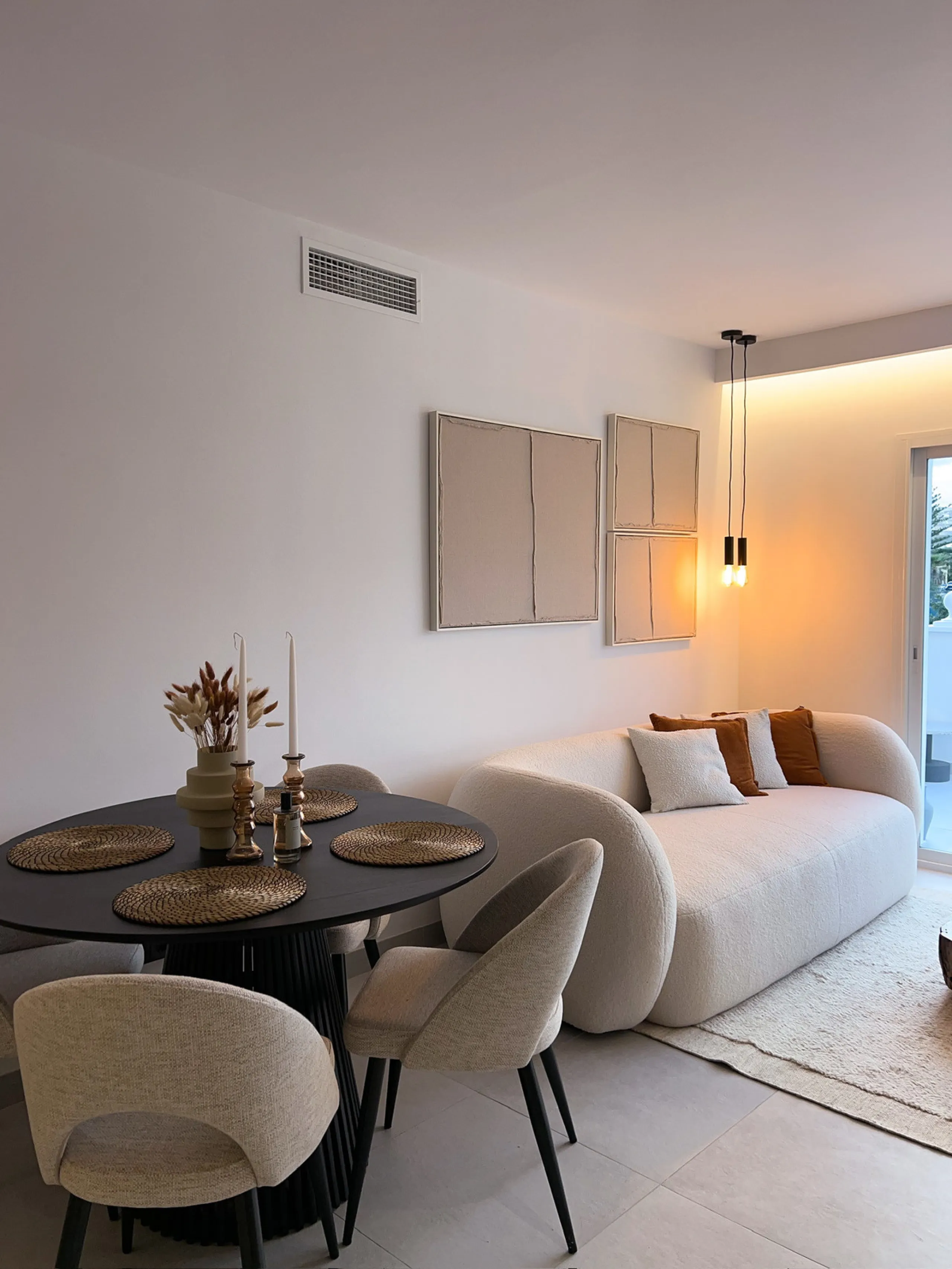 Exceptional Penthouse with roof top solarium: Unmatched Luxury with High Rental Income Potential
