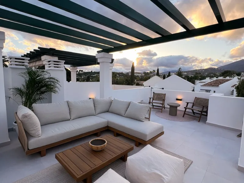Exceptional Penthouse with roof top solarium: Unmatched Luxury with High Rental Income Potential